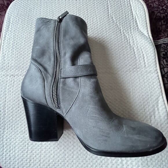Michael Kors 'Ashton' Mid Bootie Gray Leather Size 8.5 MSRP $250 Boho Women’s - Picture 6 of 14